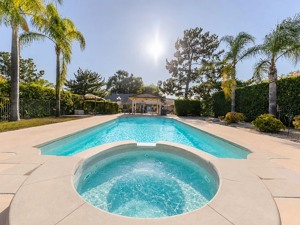 215 Barranca Rd