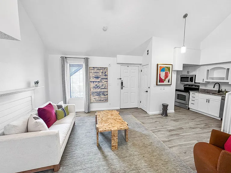 The District at North Hills — Photo 15