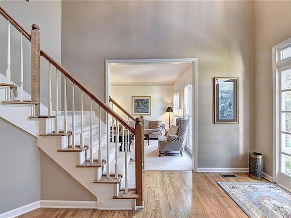 3rd image of 1093 Hopedale Ln
