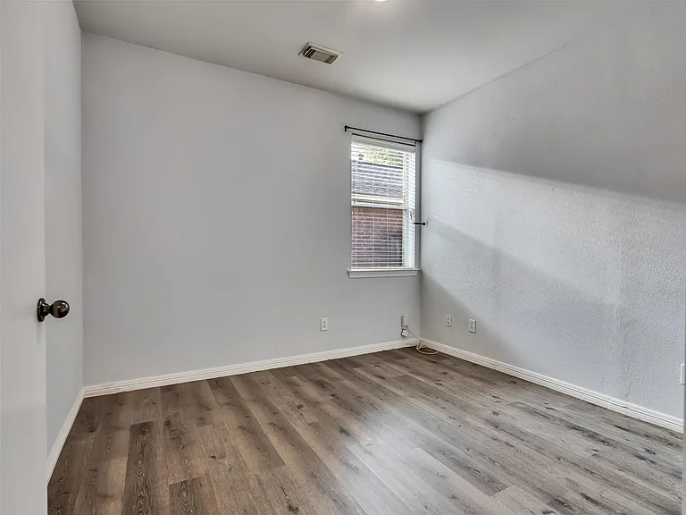 1906 Cameo Ct — Photo 27
