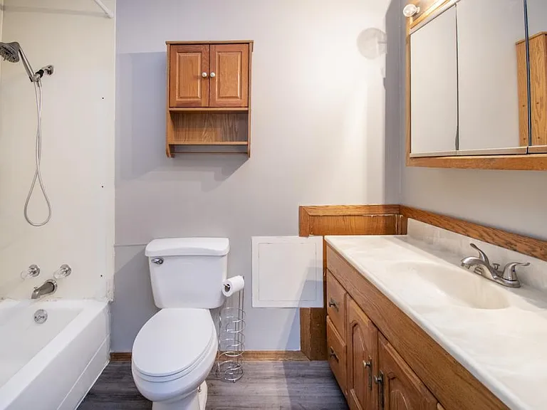 1220 Hillcrest Dr — Photo 8