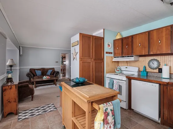 616 Canterbury Drive, Exeter, NH 03833