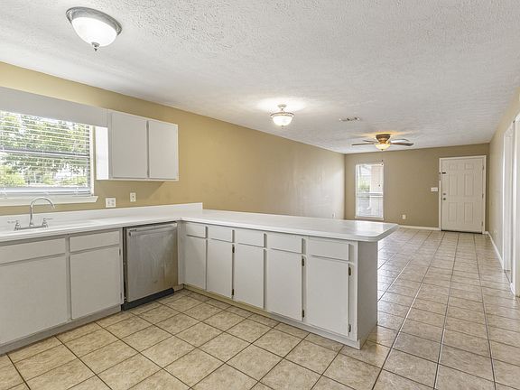 3rd image of 703C Florida Ave