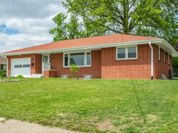 7217 Maple Dr, Urbandale, IA 50322