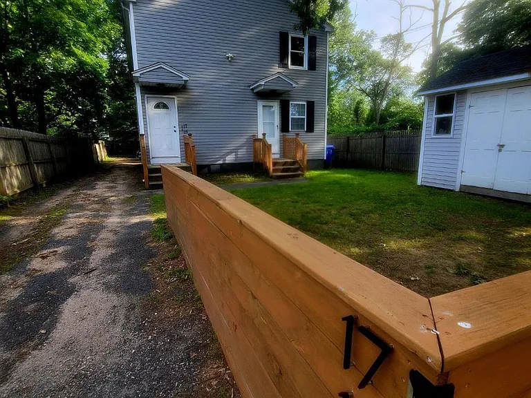 15-17 Otis Ct — Photo 2