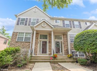 60 E Emma Ct, Palatine, IL 60067