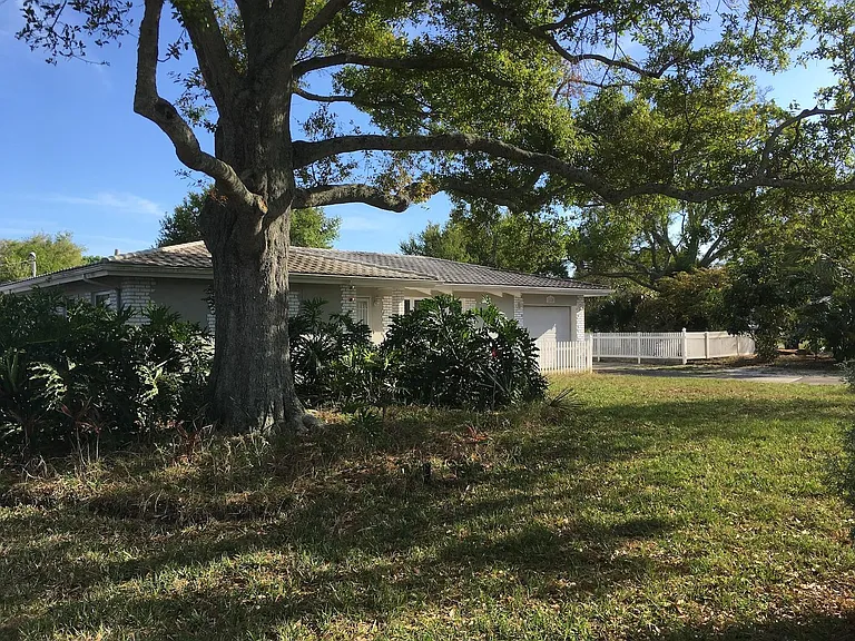 1440 Teresa Dr — Photo 2