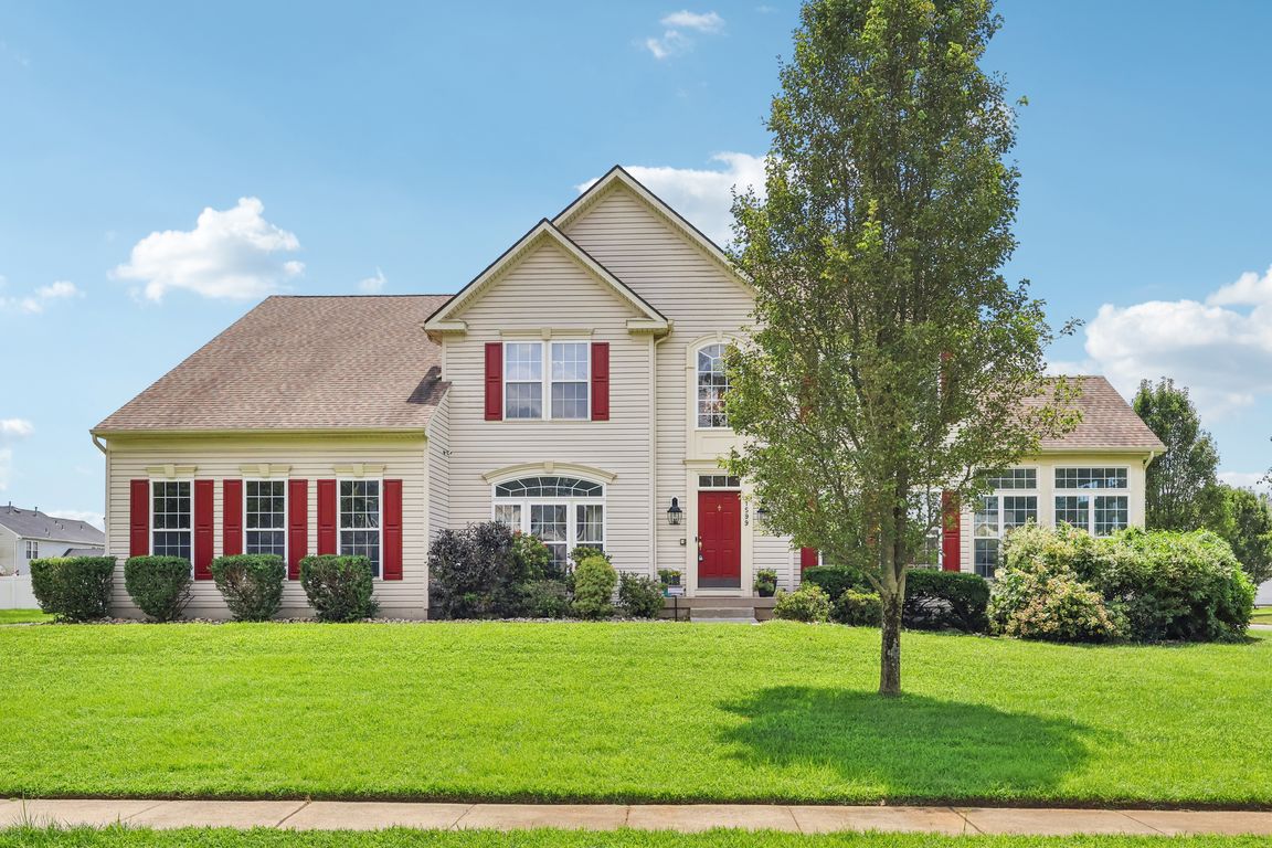 Cherokee Ln-S0308-001.jpg