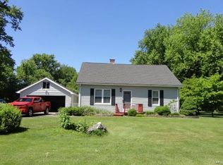 9157 Bunkum Rd, Fairview Heights, IL 62208