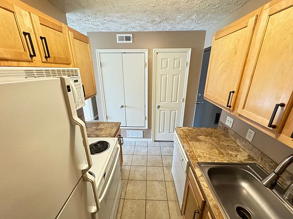 4th image of 1518 D St #9