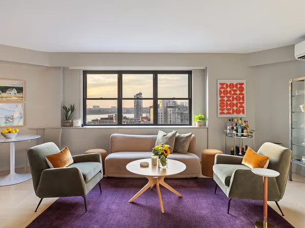 31 Jane Street image 1 of 16