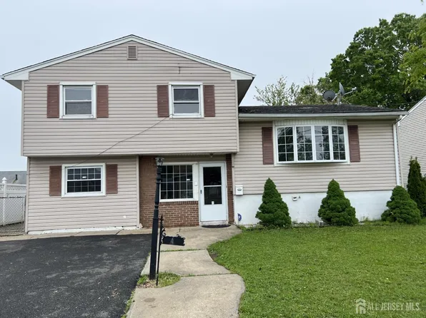 4 Monroe Ave, Carteret, NJ 07008