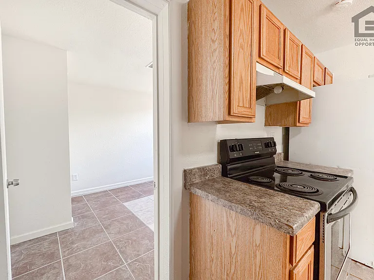 3422 E Culver St — Photo 16