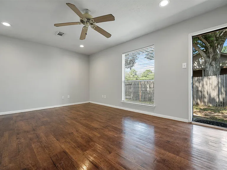 18103 Gravenhurst Ln — Photo 28
