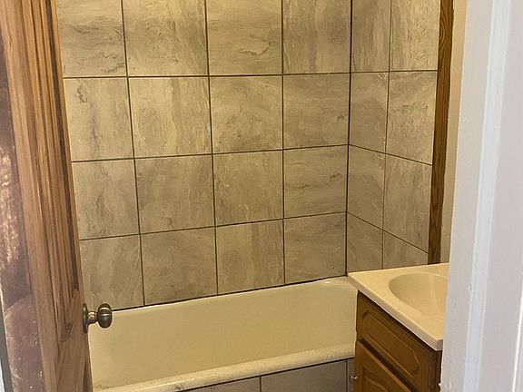 3rd image of 427 W G St #D5