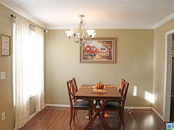 3rd image of 226 Canyon Trl