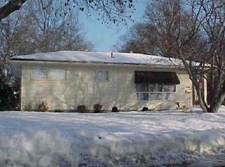 544 Pioneer Rd, Waterloo, IA 50701