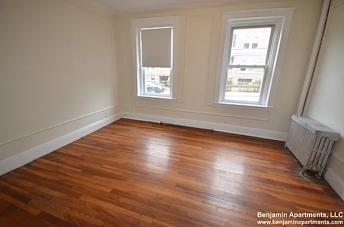 4 Vinal St Photo 1
