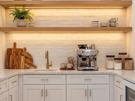 4th image of 6801 Flat Creek Rd