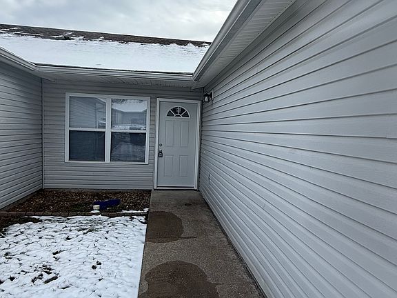 3rd image of 708 Elliott Ln