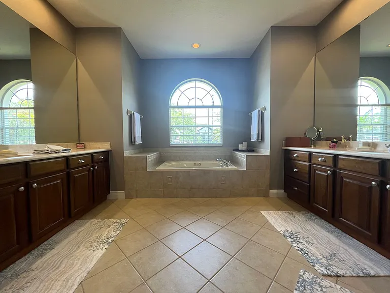 630 Broadoak Loop — Photo 36