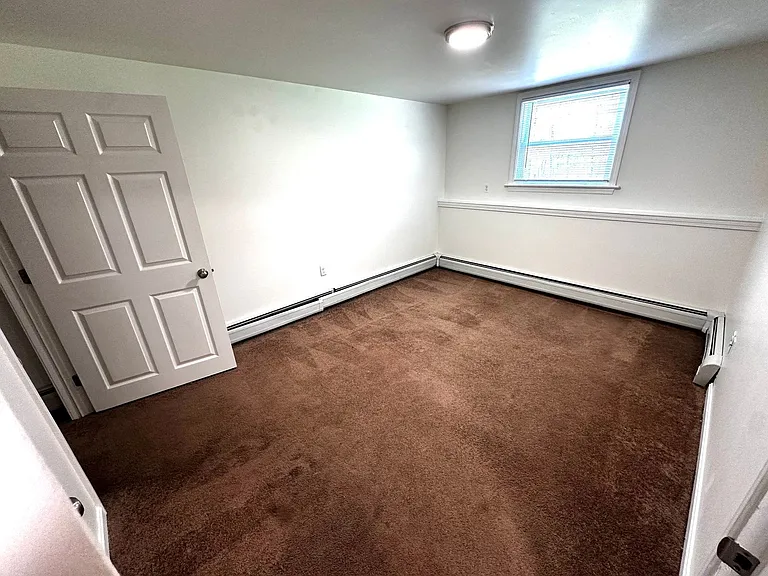 27 Emerald Dr #15 — Photo 9