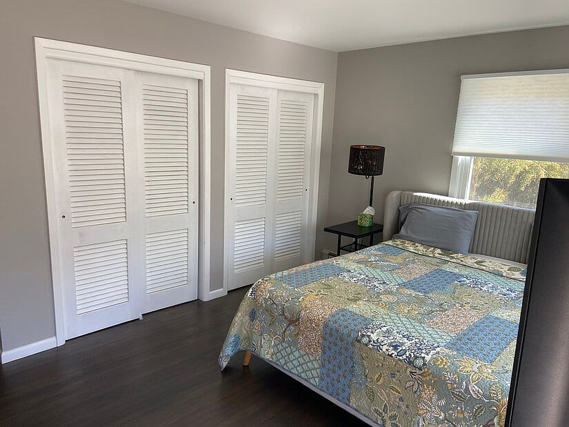 Master Bedroom w/walkout patio