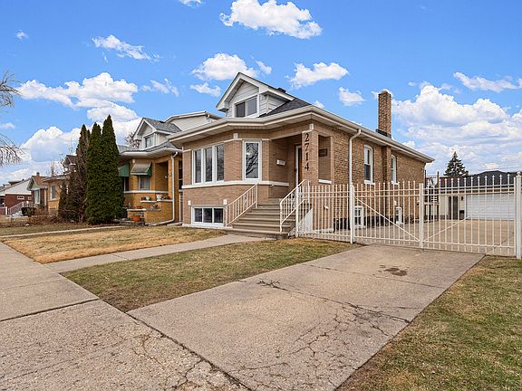 3rd image of 2714 N Mango Ave