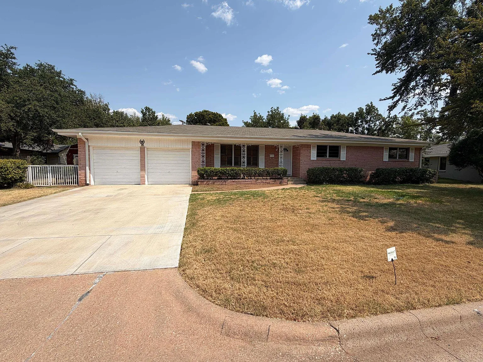 3 bed, 2.0 bath, 1775 sqft, $1,850 — Photo 2
