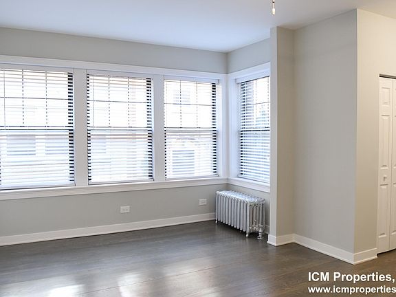 2nd image of 5047 N Damen Ave APT 1E