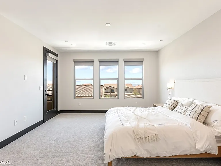 212 Carmel Sky St — Photo 32