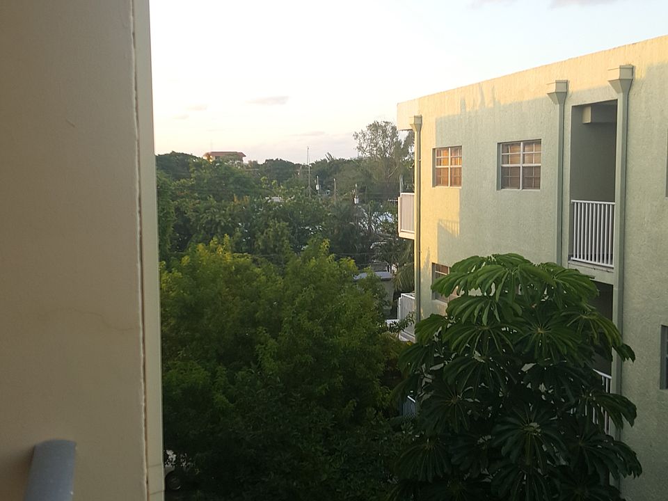 2nd image of 1955 NE 135th St APT 412