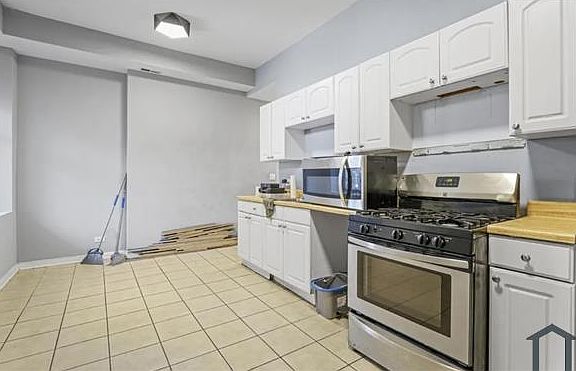 3rd image of 4250 S Cottage Grove Ave