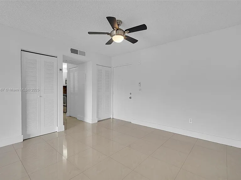 8260 SW 210th St #201 — Photo 5