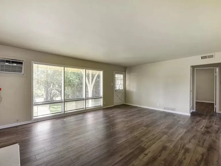 3621 Cody Way — Photo 5