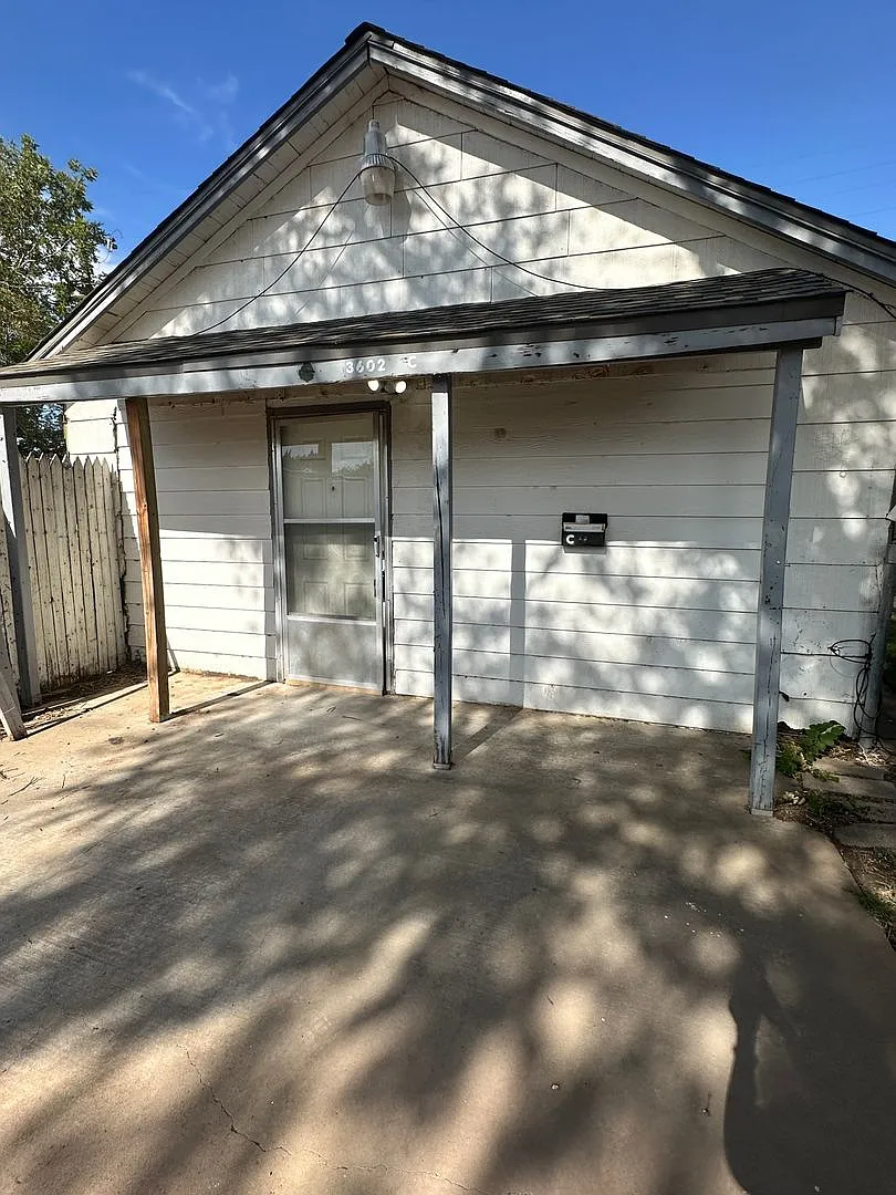 3602 S Polk- Triplex — Photo 3