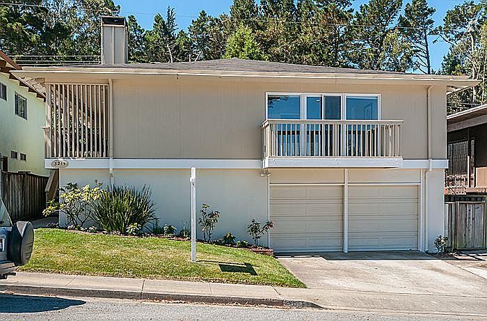 1st image of 3215 Fleetwood Dr