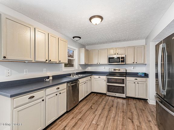 5th image of 5225 River Trail Pl