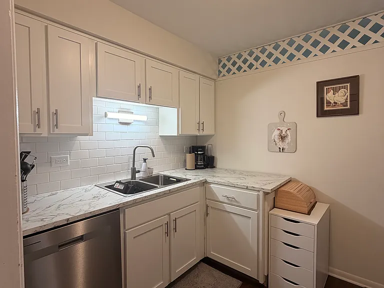 819 E Miner St #3C — Photo 2