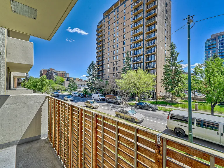 738 14th Ave SW — Photo 29