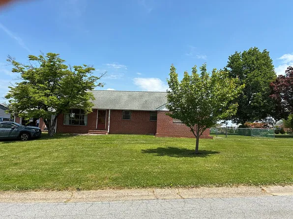 3 Yale Rd, Marshallton, DE 19808