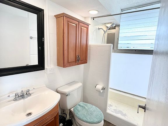 3rd image of 417 Namahana St APT 17