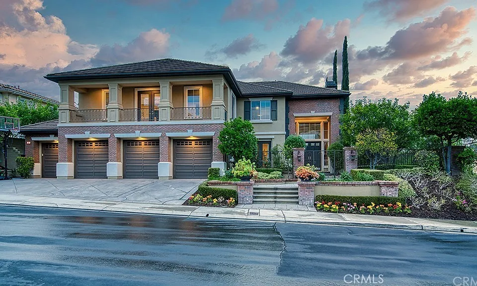 23 Van Gogh Way