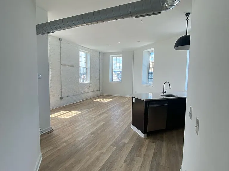 Bromley Dwelling — Photo 27