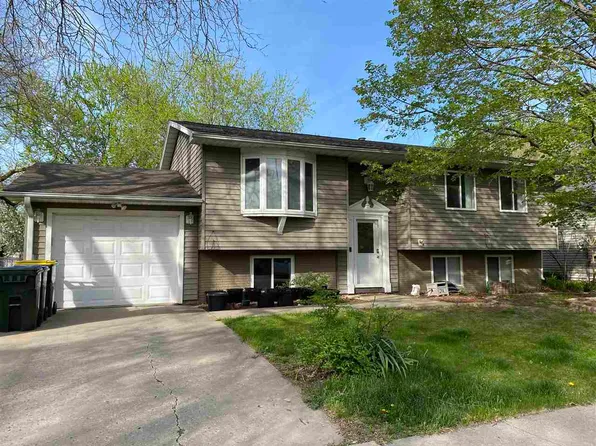 1740 Dover St, Iowa City, IA 52240