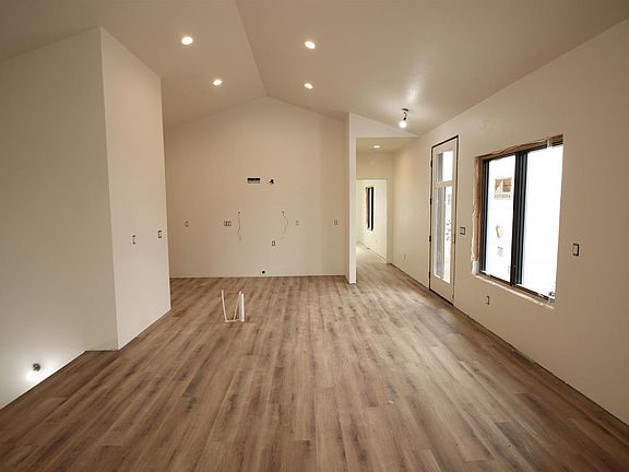 4th image of 339 Ridge View Drive #18