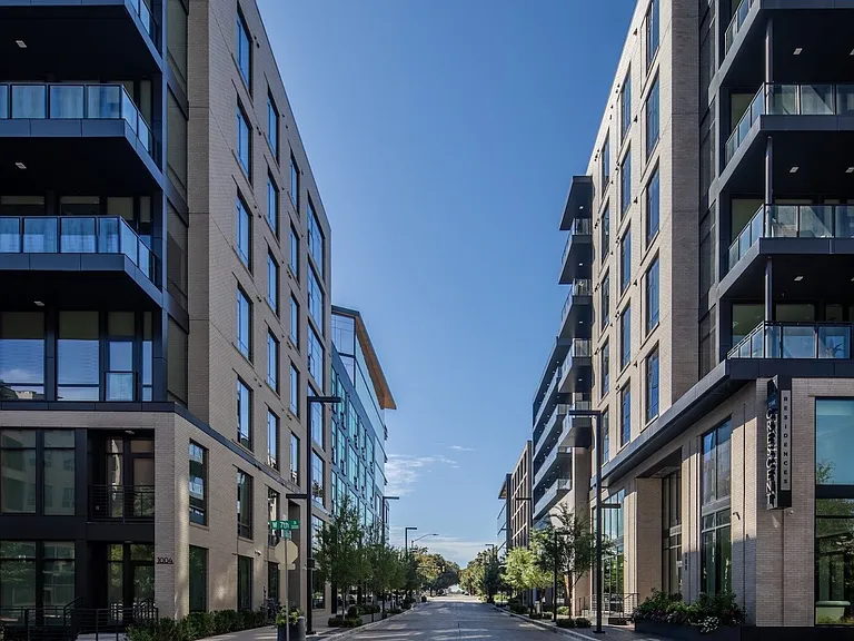 The Crescent Residences — Photo 27