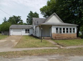 903 Burgess Ave, Johnston City, IL 62951