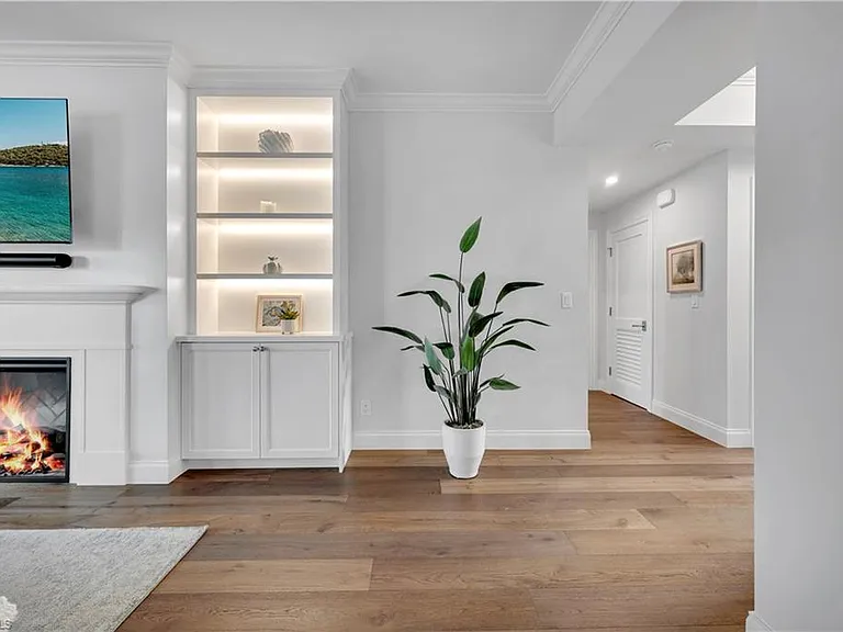 4000 Gulf Shore Blvd N #1400 — Photo 11