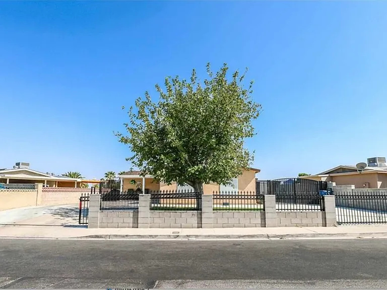 3462 Myrtle Ave — Photo 14